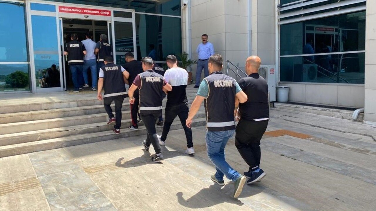İş adamları şantaj mağduru! Uygunsuz fotoğraflarını çektiler