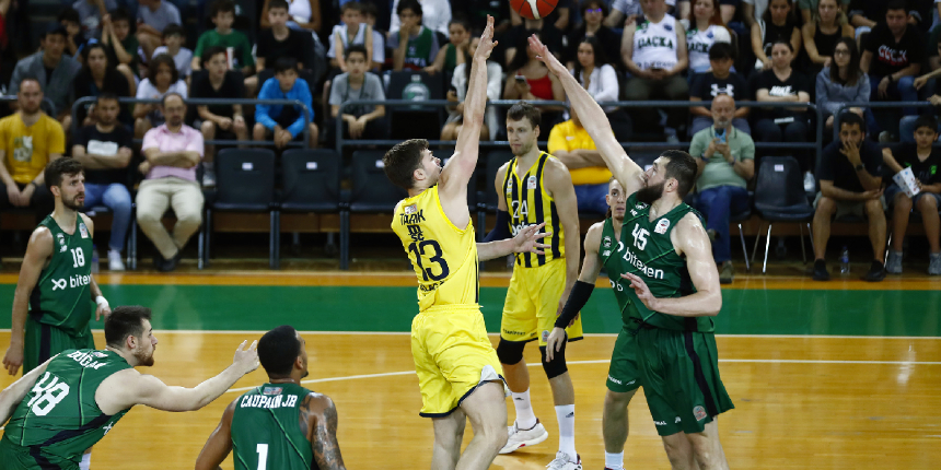 Darüşşafaka’yı yenen Fenerbahçe Beko, ING Basketbol Süper Ligi play-off finaline yükseldi