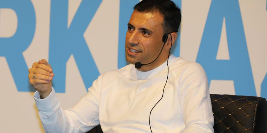 Konyaspor kulübünün başkanı Fatih Özgökçen, Ahmet Oğuz'u transfer ettiklerini açıkladı