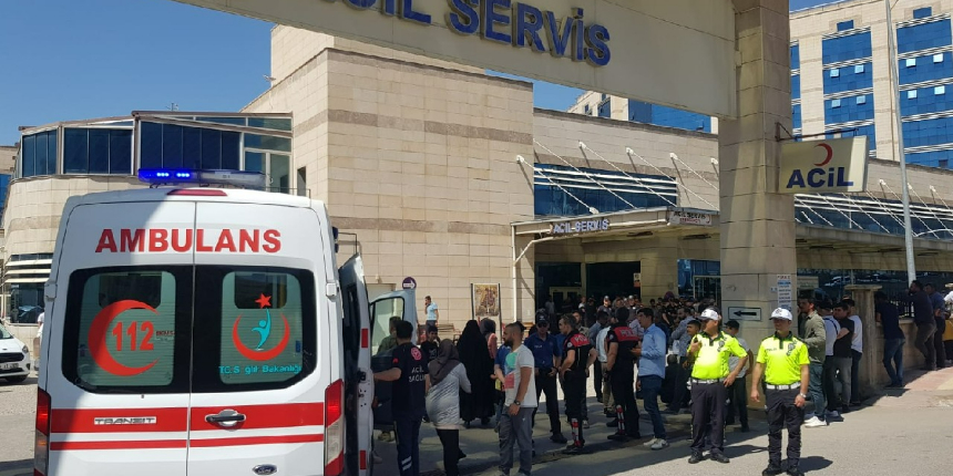 Siirt'te yola döşenen mayın patladı: 1 asker şehit oldu, 1 asker yaralandı