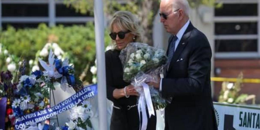 Biden, 21 kişinin öldürüldüğü Teksas'taki okulu ziyaret etti