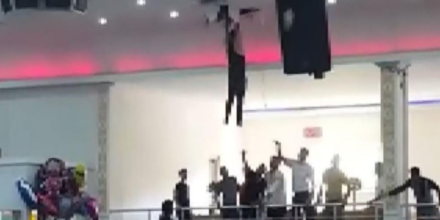 Gaziantep'te şaşkına çeviren olay! Düğün salonunun tavanı çöktü