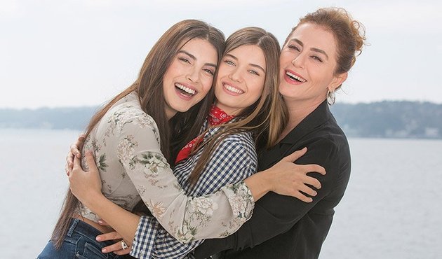 Rol arkadaşına kül tablası fırlattı... Sette büyük kavga!