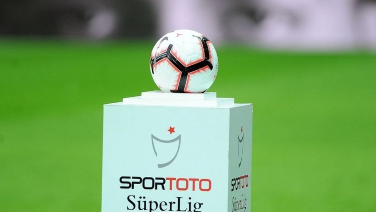 Süper Lig İstanbul Takımları! 2022 - 2023 Sezonu Süper Lig'de Oynayan İstanbul Takımları...
