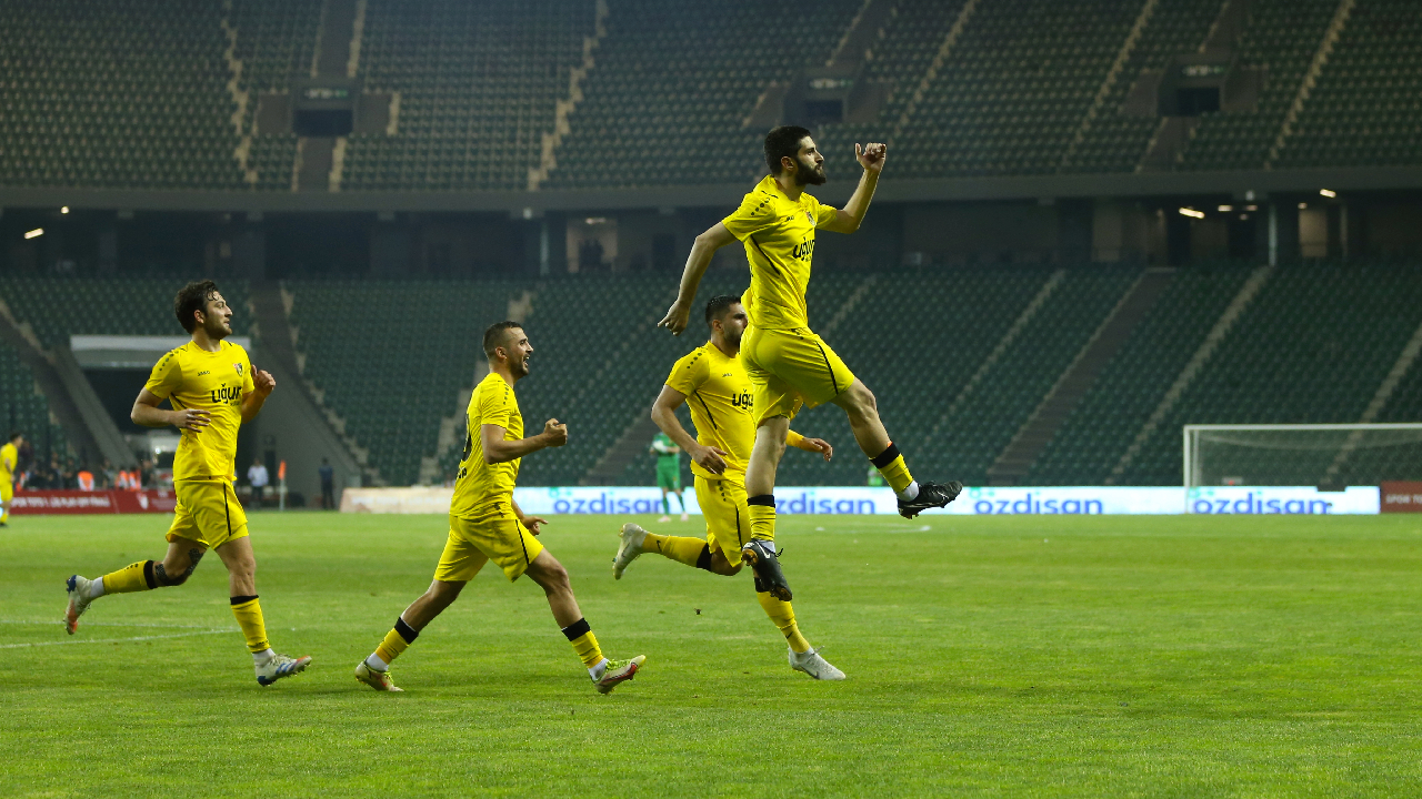 Bandırmaspor'u yenen İstanbulspor, Süper Lig’e çıktı