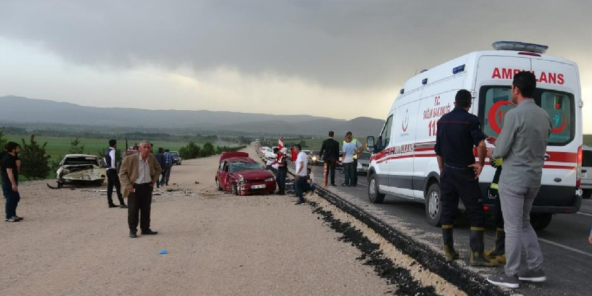 Tokat’ta düğün konvoyunda kaza: 7 yaralı