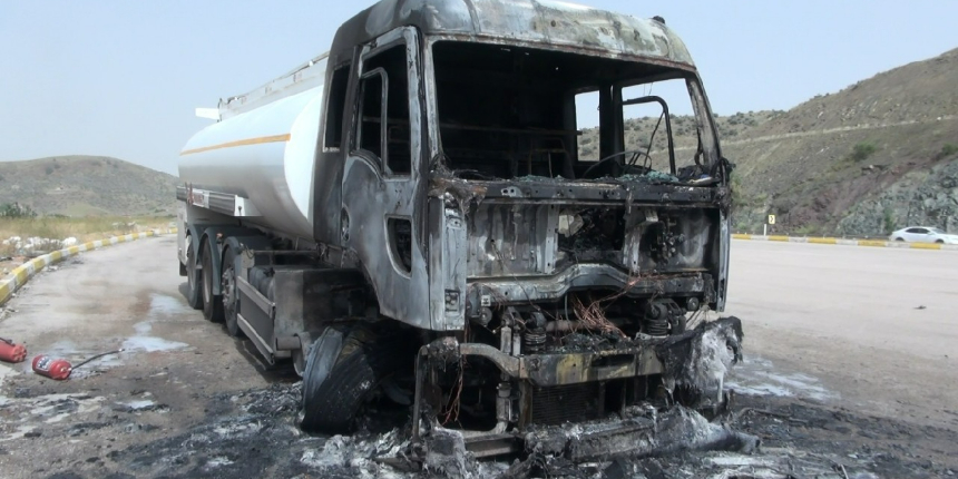 Mazot yüklü tanker yandı, saniyeler içinde kullanılamaz hale geldi!