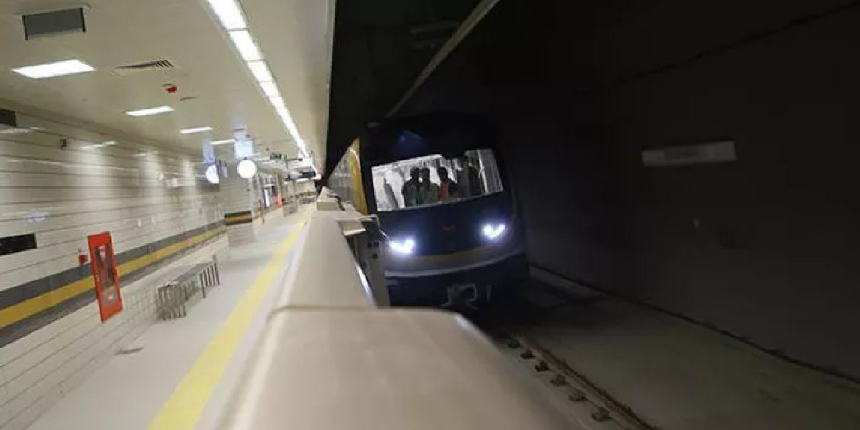 Metroda intihar girişimi! Raylara atlayan şahıs, yaralı olarak kurtarıldı