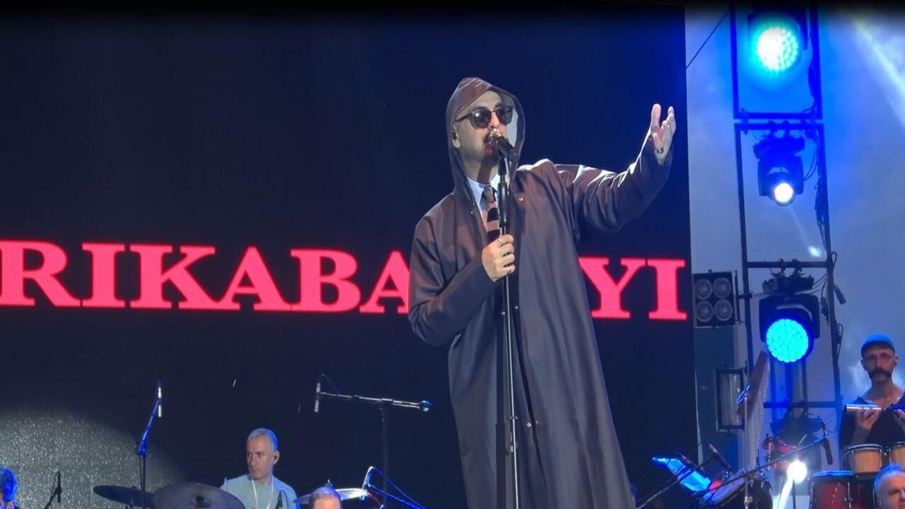 En sevilen parçalarıyla Ankara Millet Bahçesi'nden Soner Sarıkabadayı geçti!