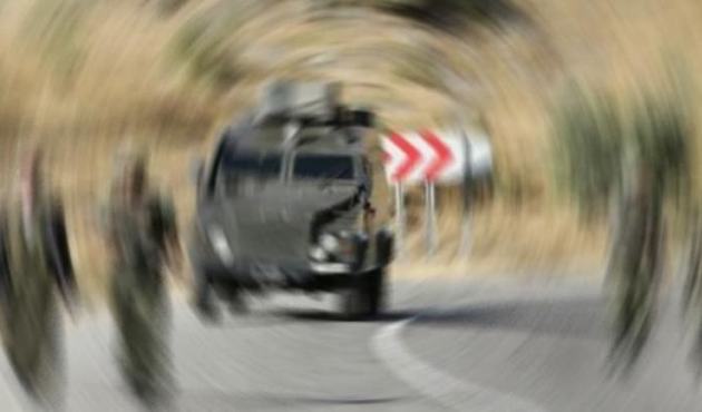 Hakkari'de askeri aracın geçişi sırasında hain saldırı: Şehit ve yaralılar var!