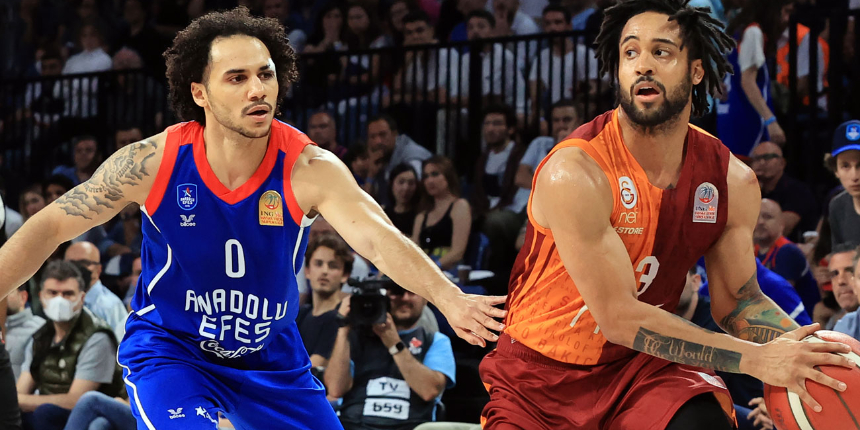 Anadolu Efes, seride Galatasaray'ı 3-2 geçerek Fenerbahçe'nin rakibi oldu