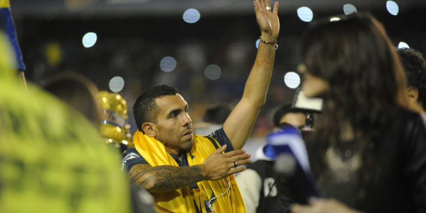 Arjantinli yıldız futbolcu Carlos Tevez, 38 yaşında futbolu bırakma kararı aldığını duyurdu