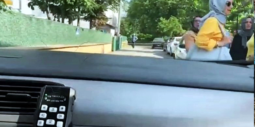 Kimliğini evde unutan görme engelli öğrencinin imdadına polis ekipleri yetişti: Sınav girmesini sağladılar