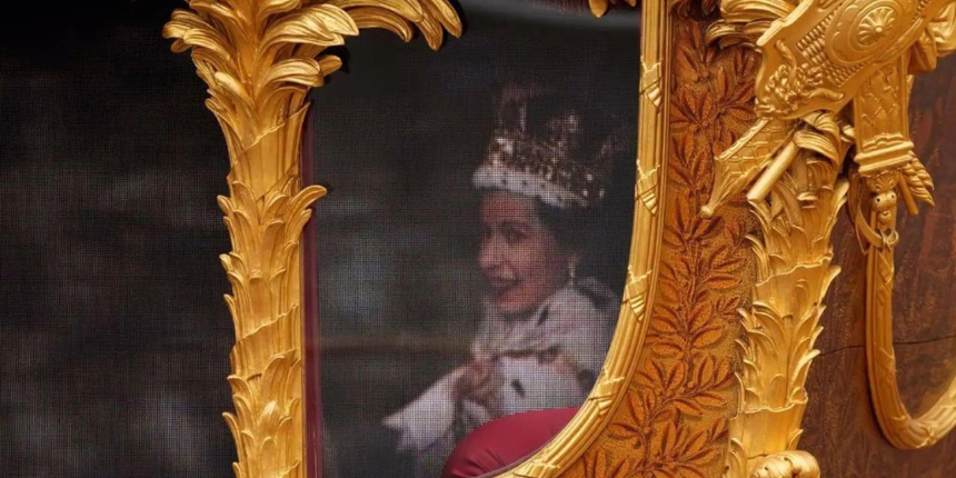 İngiltere Kraliyet Ailesi'nden ilginç çözüm! Kraliçe II. Elizabeth’in hologramı etkinliğe katıldı