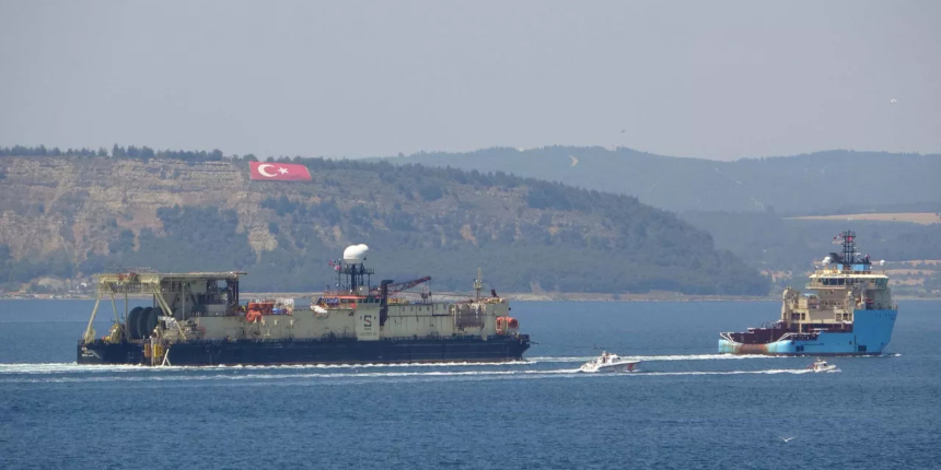 Karadeniz gazında kritik safha! Deniz tabanına boruları yerleştirecek gemi bugün yol aldı