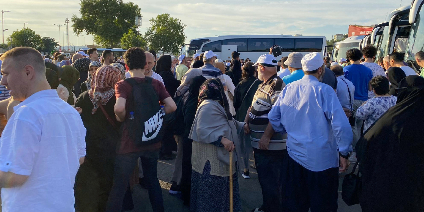 Pandemi sonrası İstanbul'daki ilk hac kafilesi yola çıktı