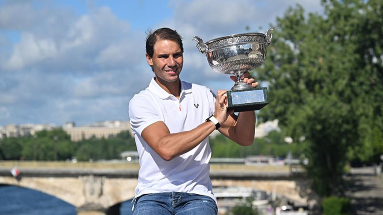 14. zaferine ulaşan toprak kortların kralı İspanyol tenisçi Rafael Nadal başarıya doymuyor