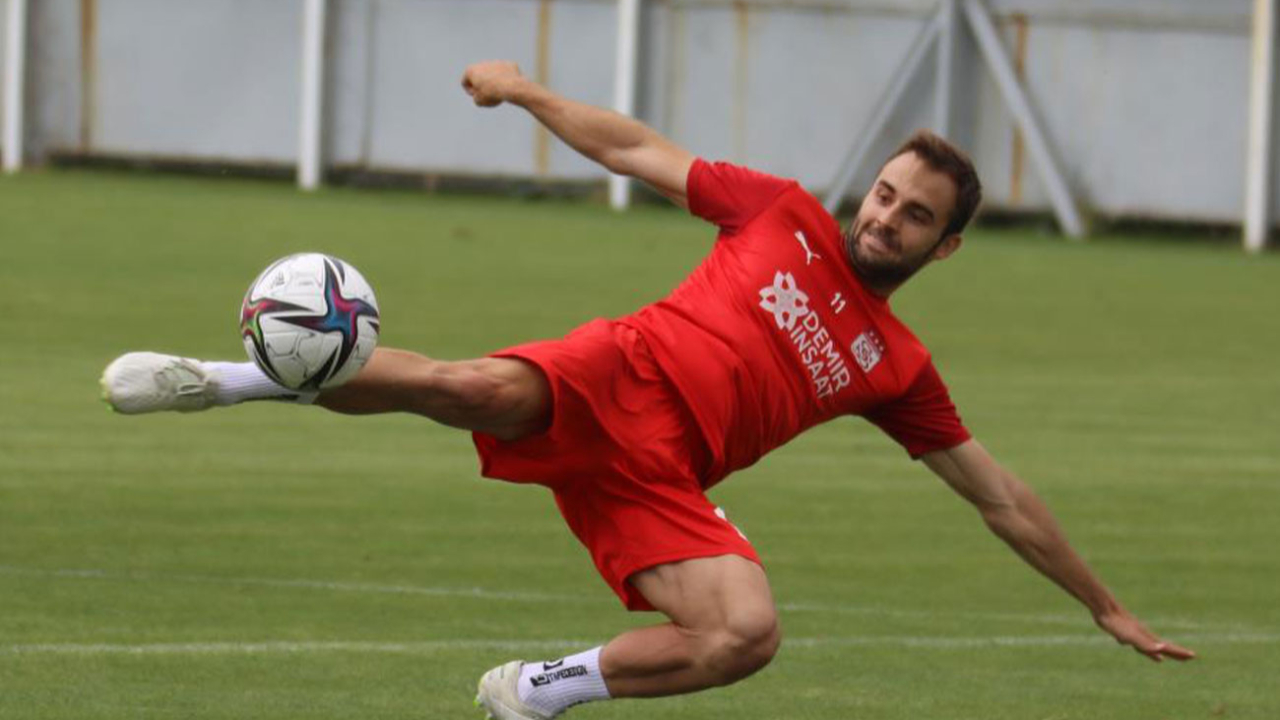 Sivasspor'da ikinci ayrılık yaşandı! Jorge Felix, sosyal medyadan yaptığı paylaşımla veda etti