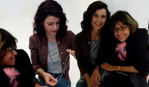 Beren Saat, Iraklı engelli hayranıyla buluştu!