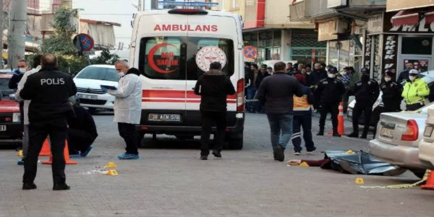 3 kişiyi öldürüp, kaçan kuzen için kırmızı bülten talebi