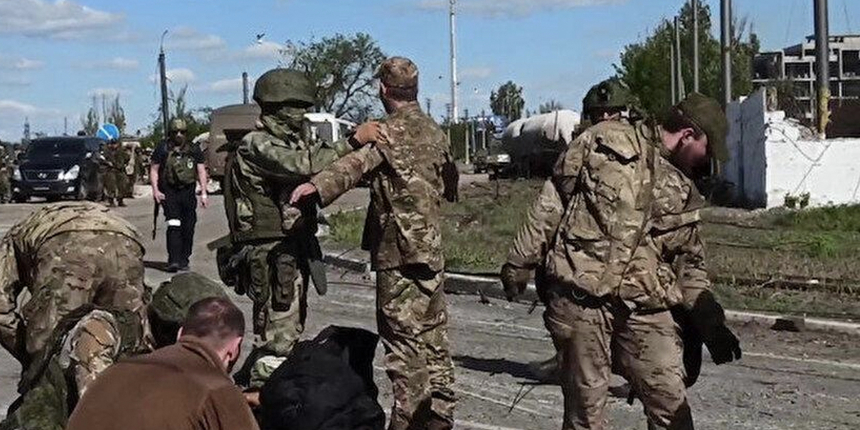 Mariupol'de esir alınan Ukraynalı askerlerin akıbeti belli oldu: Rusya'ya götürüldüler