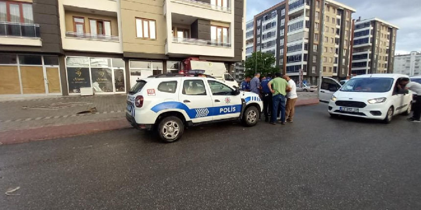 İş yeri sahibini vuracaklardı, yanlışlıkla misafiri vurdular!
