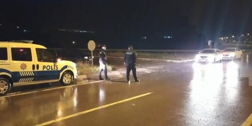 Sivas-Kayseri karayolu sel nedeniyle araç ulaşımına kapandı