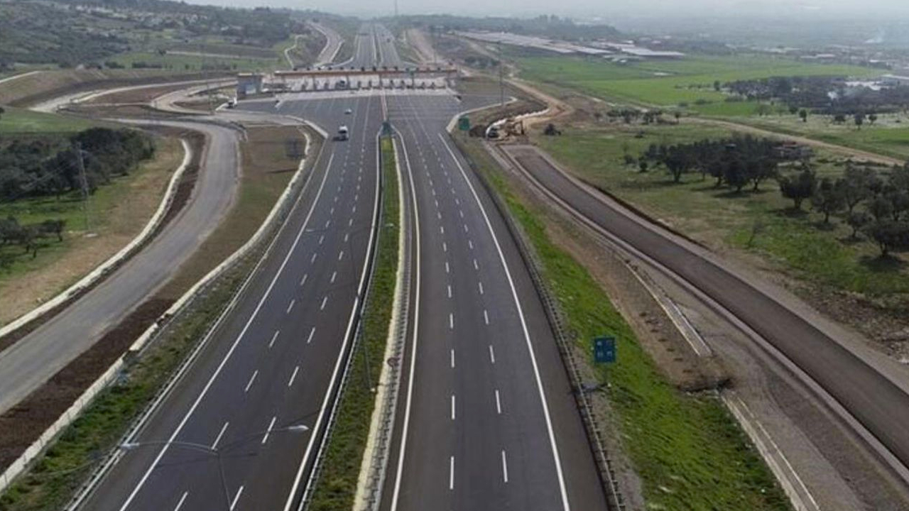 Ulaştırma Bakanı Adil Karaismailoğlu'dan, CHP'li Gürsel Tekin'e İstanbul-İzmir Otoyolu yanıtı