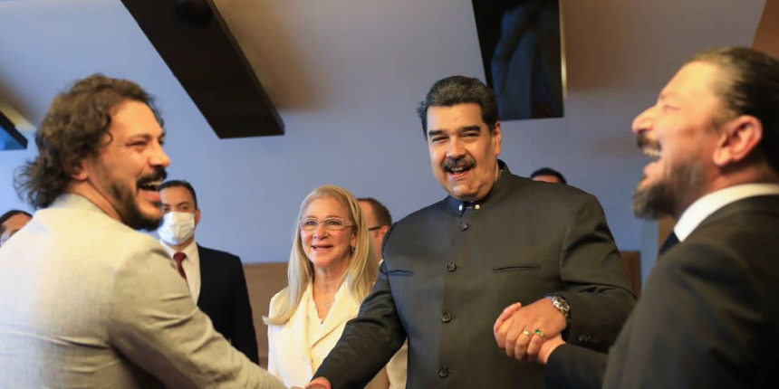 Venezuela Devlet Başkanı Maduro, Kuruluş Osman oyuncularıyla bir araya geldi