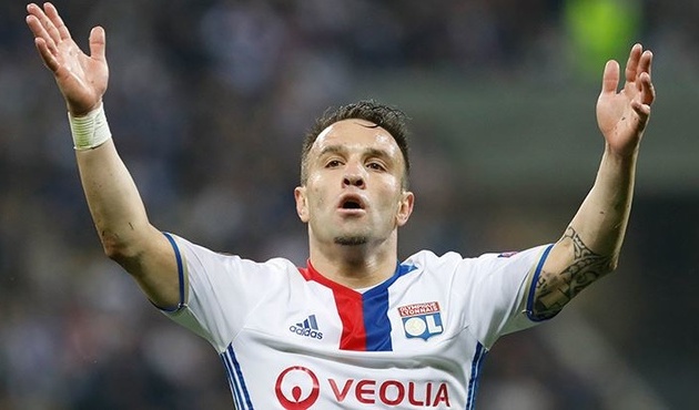 Valbuena yarın İstanbul'a geliyor!