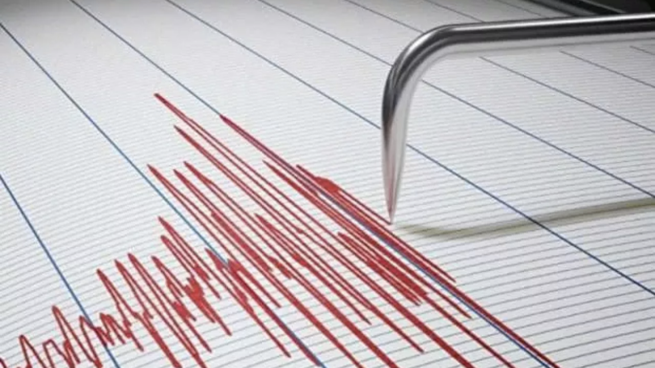 Akdeniz'de 4,6 büyüklüğünde deprem: 4 şehir birden sallandı!