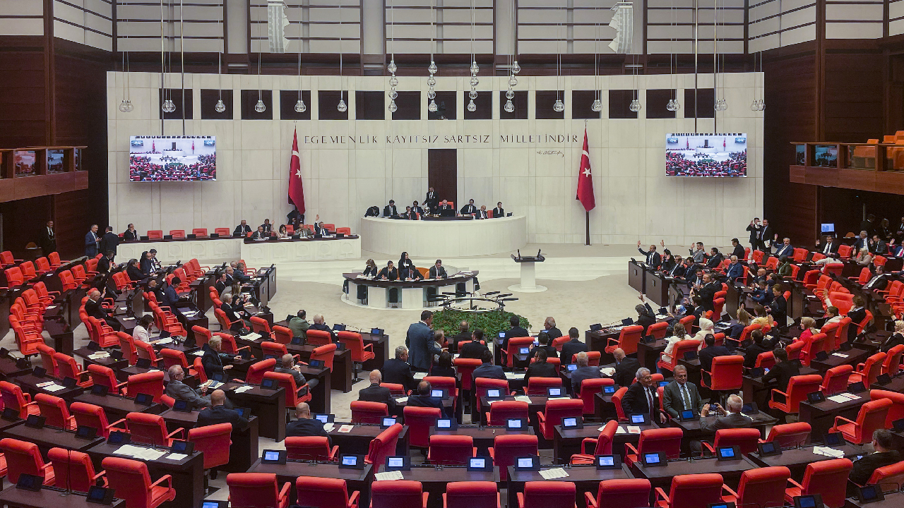 TBMM, yeni torba yasayı bekliyor! Öğrenci affı ve 3600 ek gösterge görüşülecek