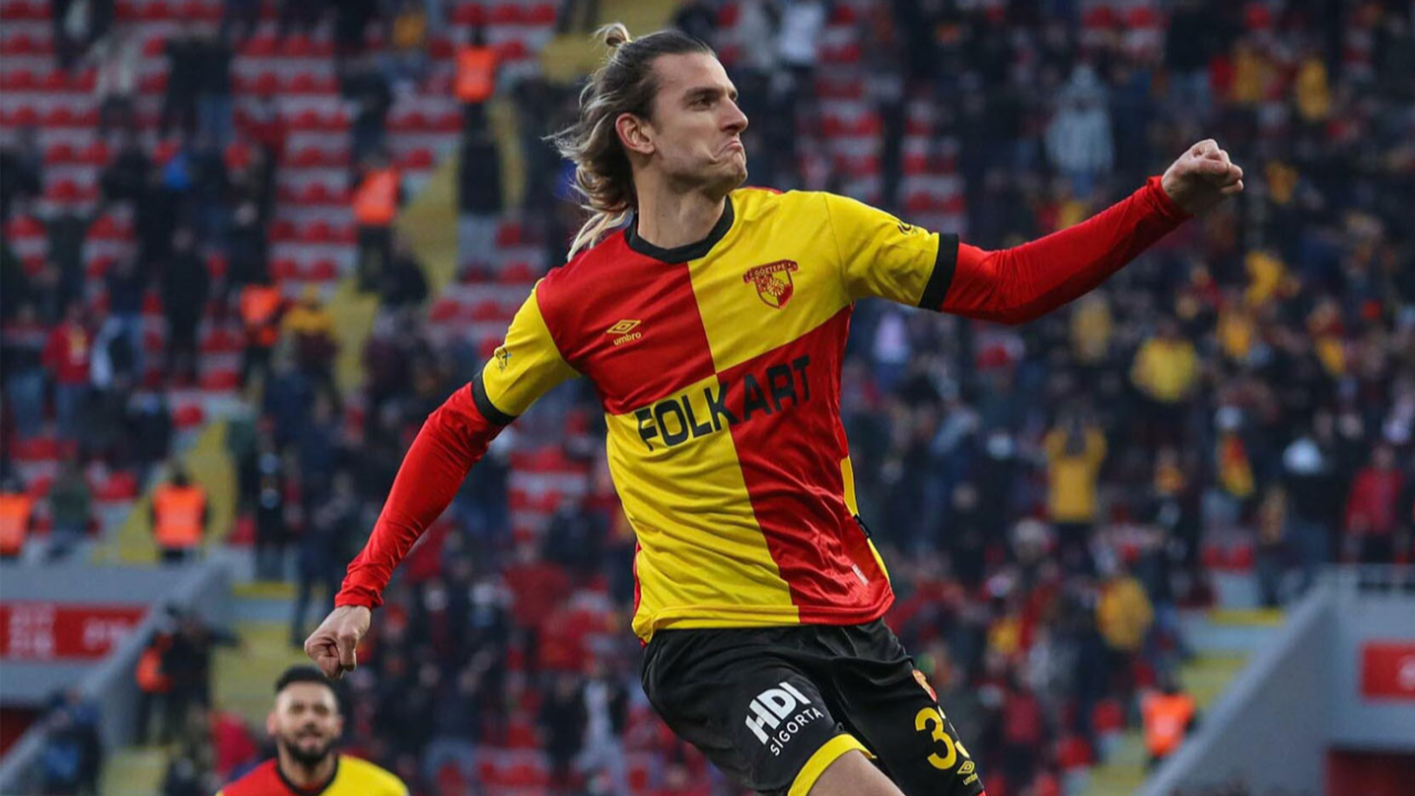 Vida'yla yollarını ayıran Beşiktaş, stoper bölgesine Göztepeli Atınç Nukan'ı transfer etmek istiyor