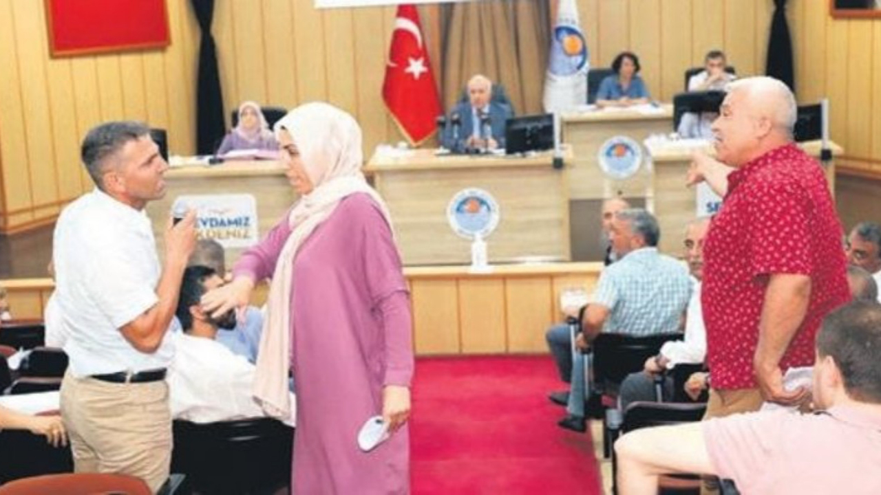 HDP'li meclis üyelerinden İstiklal Marşı saygısızlığı: CHP sessiz kaldı!