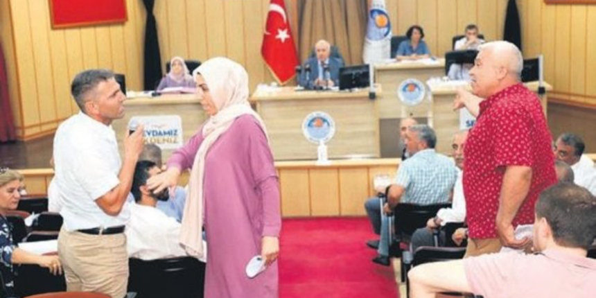 HDP'li meclis üyelerinden İstiklal Marşı saygısızlığı: CHP sessiz kaldı!