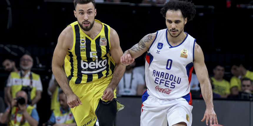 ING Basketbol Süper Ligi final serisinde Anadolu Efes, Fenerbahçe karşısında durumu 2-1 yaptı