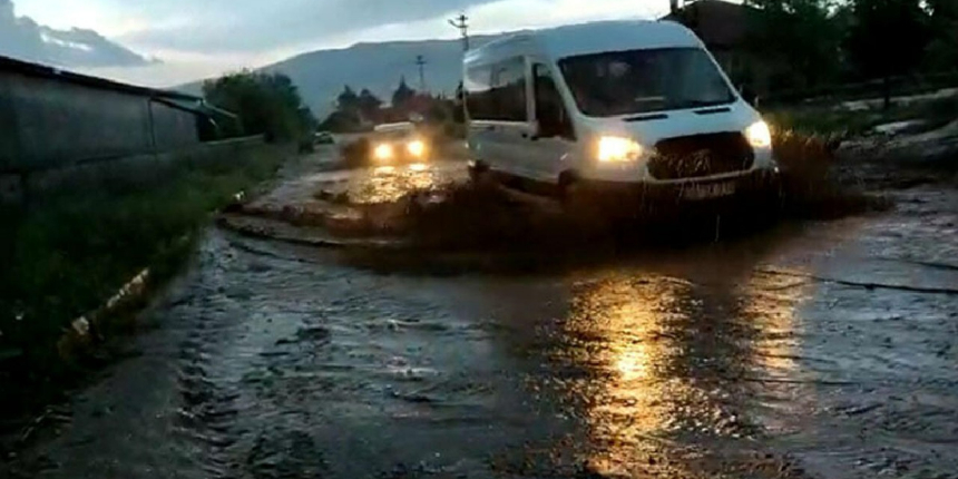 Sivas'ta eğitime sel engeli! Okullar 2 gün tatil edildi!