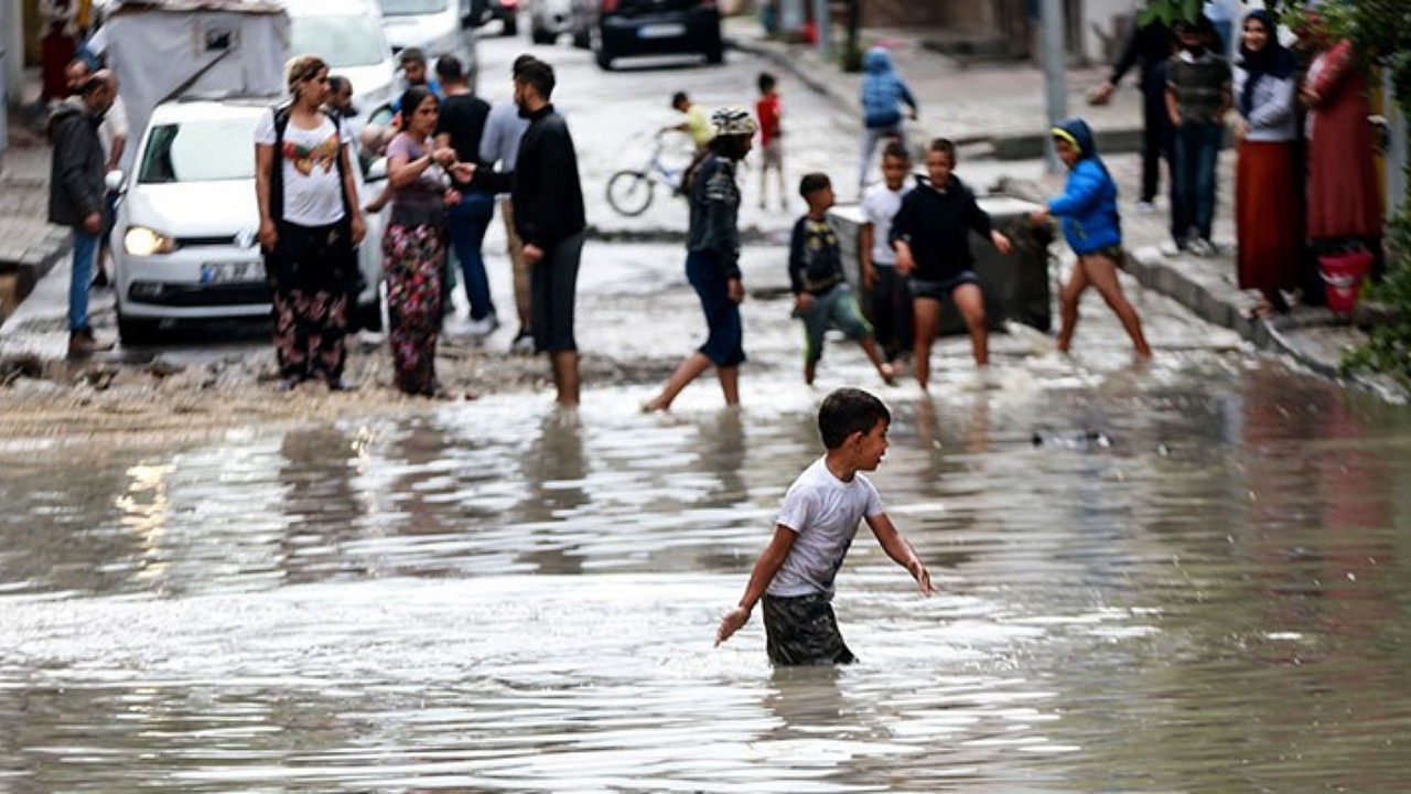 71 il için alarm verildi: Ani sel ve su baskınlarına dikkat!