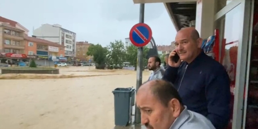 Ankara Akyurt'u sel vurdu! Bakan Soylu sel bölgesinde incelemelerde bulundu