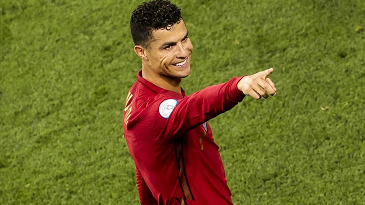 Portekizli yıldız futbolcu Cristiano Ronaldo, geride kalan 20 sezona 815 gol sığdırdı