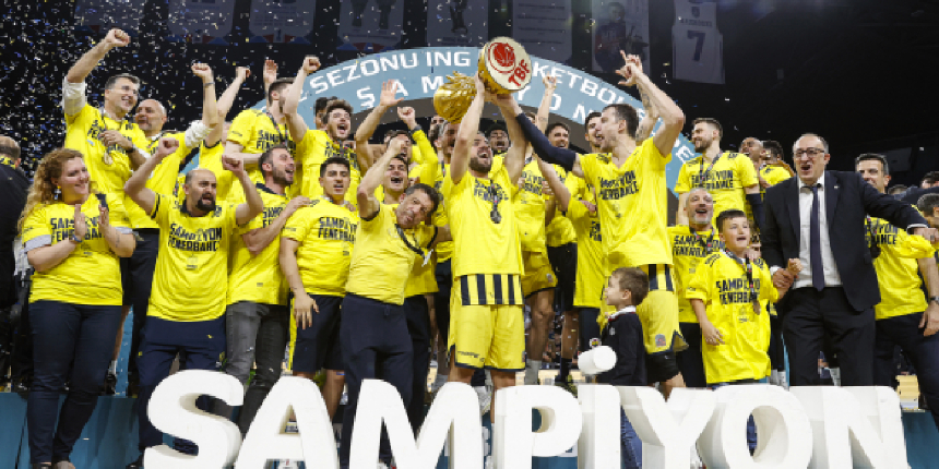 Fenerbahçe Beko'da şampiyonluk sevinci! Kupayı coşkuyla kaldırdılar