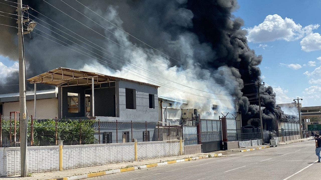 Diyarbakır'da fabrika yangını: Vali'den ilk açıklama geldi!