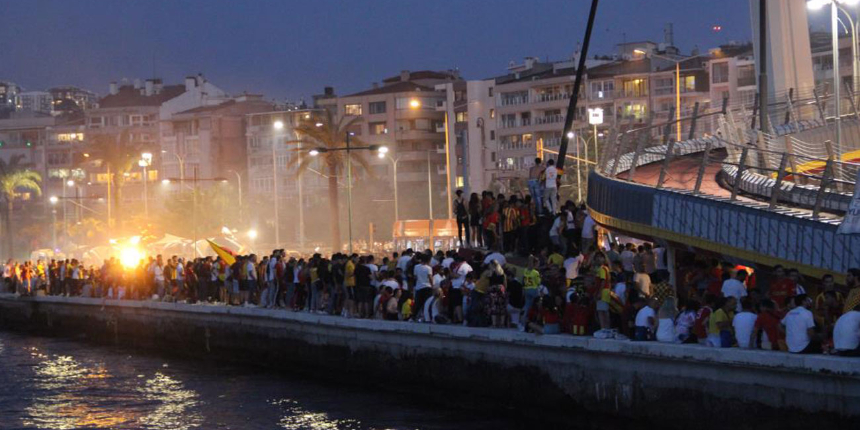 İzmir'in köklü ekiplerinden Göztepe, 97. yaşını büyük bir coşkuyla kutladı