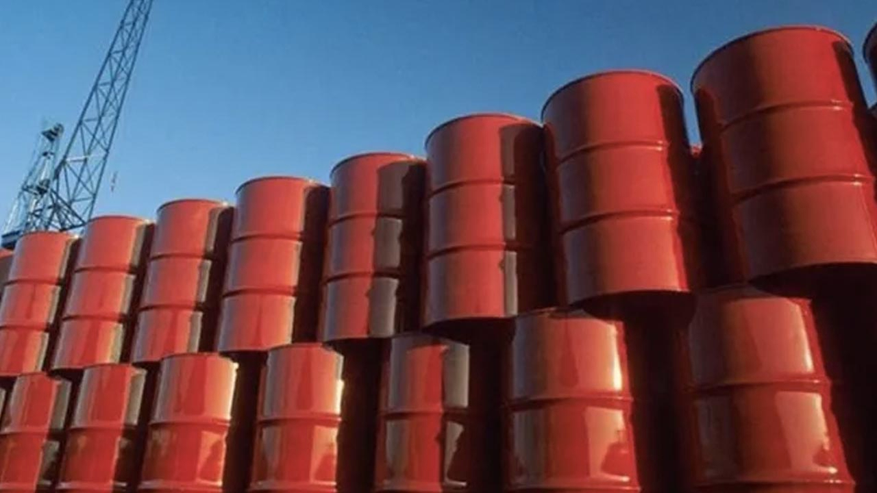 Brent petrol 121 dolar seviyesinde işlem görüyor
