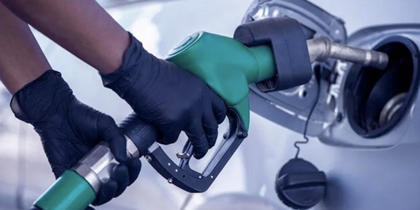 Benzine 97 kuruş indirim geldi: Pompa fiyatlarına yansıdı