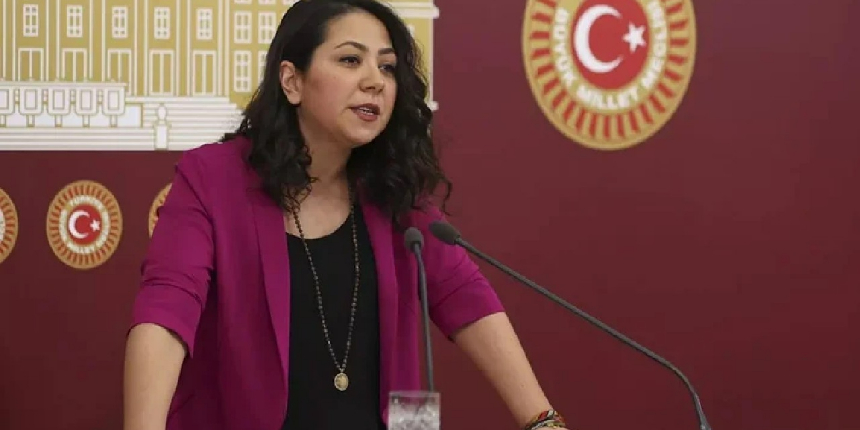 Sera Kadıgil'den Müslümanlara hakaret!