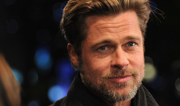 Brad Pitt hava durumu sundu: Burada hava çok sıcak olacak! / VİDEO