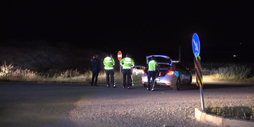 Dur ihtarına uymadı, alkollü sürücü araçla polise çarpıp kaçtı!