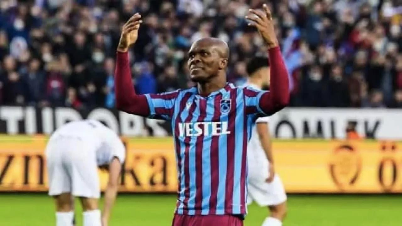 Trabzonspor'dan ayrılan Nwakaeme için flaş iddia: Menajeri, ezeli rakiple temasa geçti