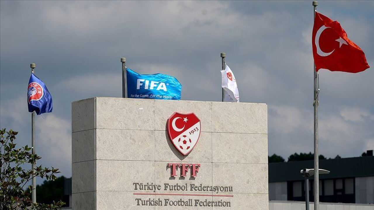 TFF'de bomba! Tahkim Kurulu üyelerinden toplu istifa